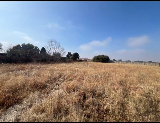 1,244M² VACANT LAND FOR SALE IN KOOKRUS